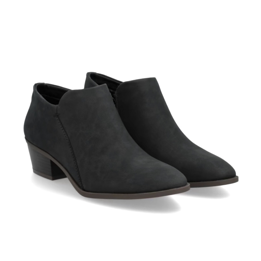 Market and Spruce Black Ankle Boots, Size 6.5